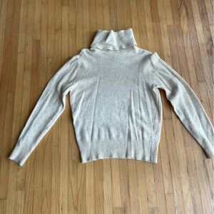 Antique Elegant Cream Turtleneck Sweater